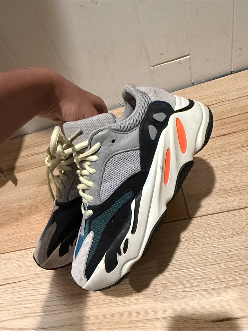 adidas Yeezy Boost 700